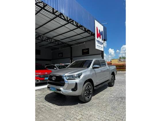 TOYOTA HILUX 2.8 D-4D TURBO DIESEL CD SRV 4X4 AUTOMÁTICO TOYOTA HILUX 2.8 D-4D TURBO DIESEL CD SRV 4X4 AUTOMÁTICO
